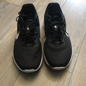 EUC Mens Nike Shoes in 13 Wide